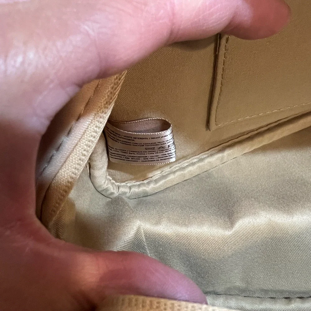 Burberry Hero Tan Toiletry Bag - Authentic COA Included - Picture 8 of 17
